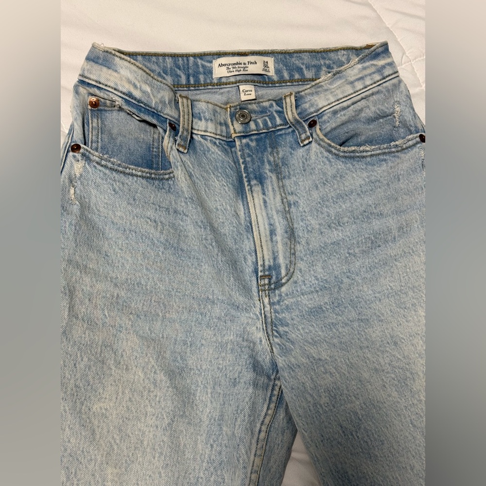 Abercrombie Curve Love 90’s Straight Jean